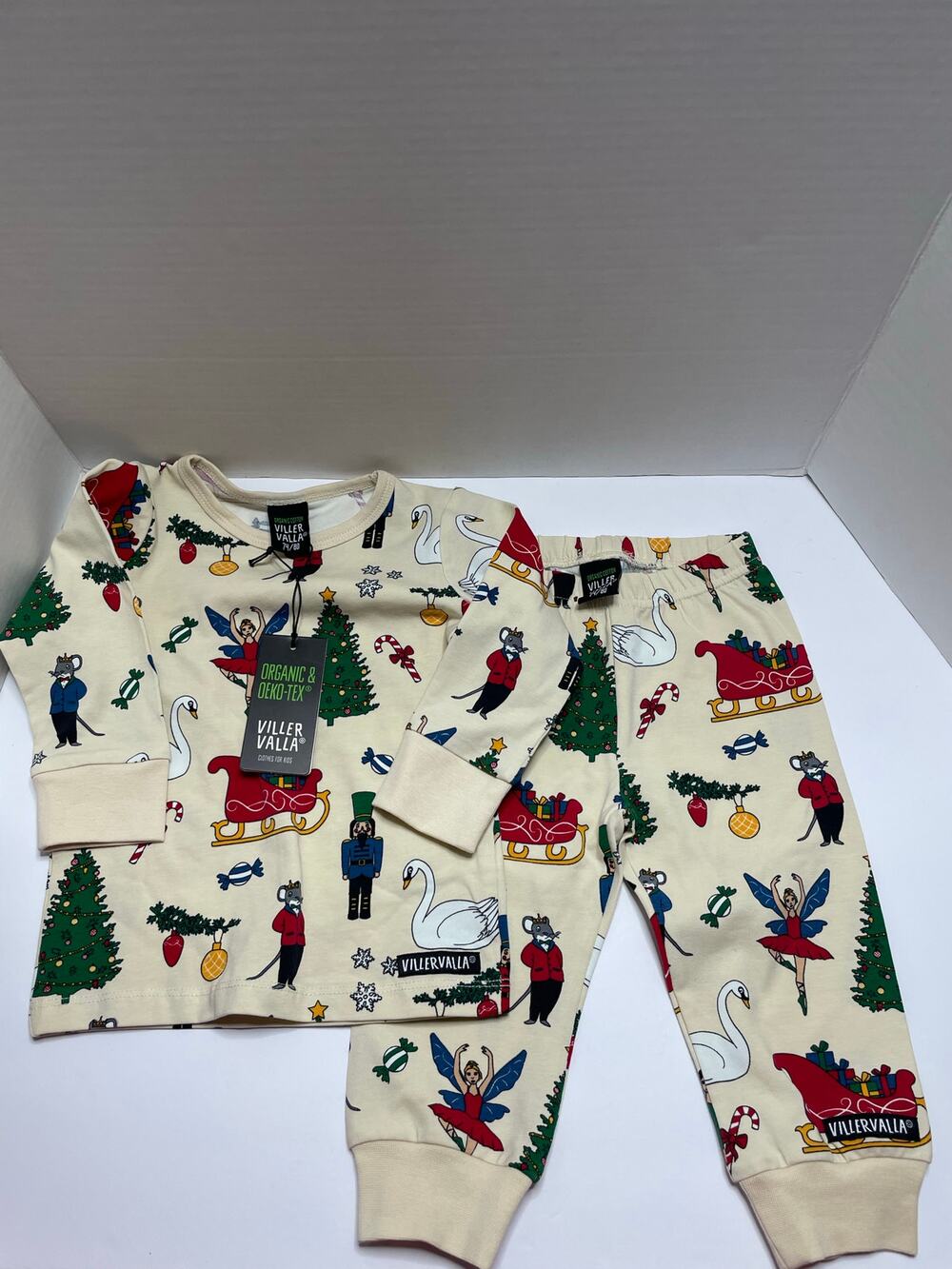 NEW Villervalla 2 Piece Christmas Matching Pajamas Size 74/80 6-12 Months